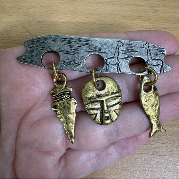 Tribal Mask Brooch and Earrings Bundle Matte Gold Tone Pewter Brass Ethnic Boho - Picture 3 of 10